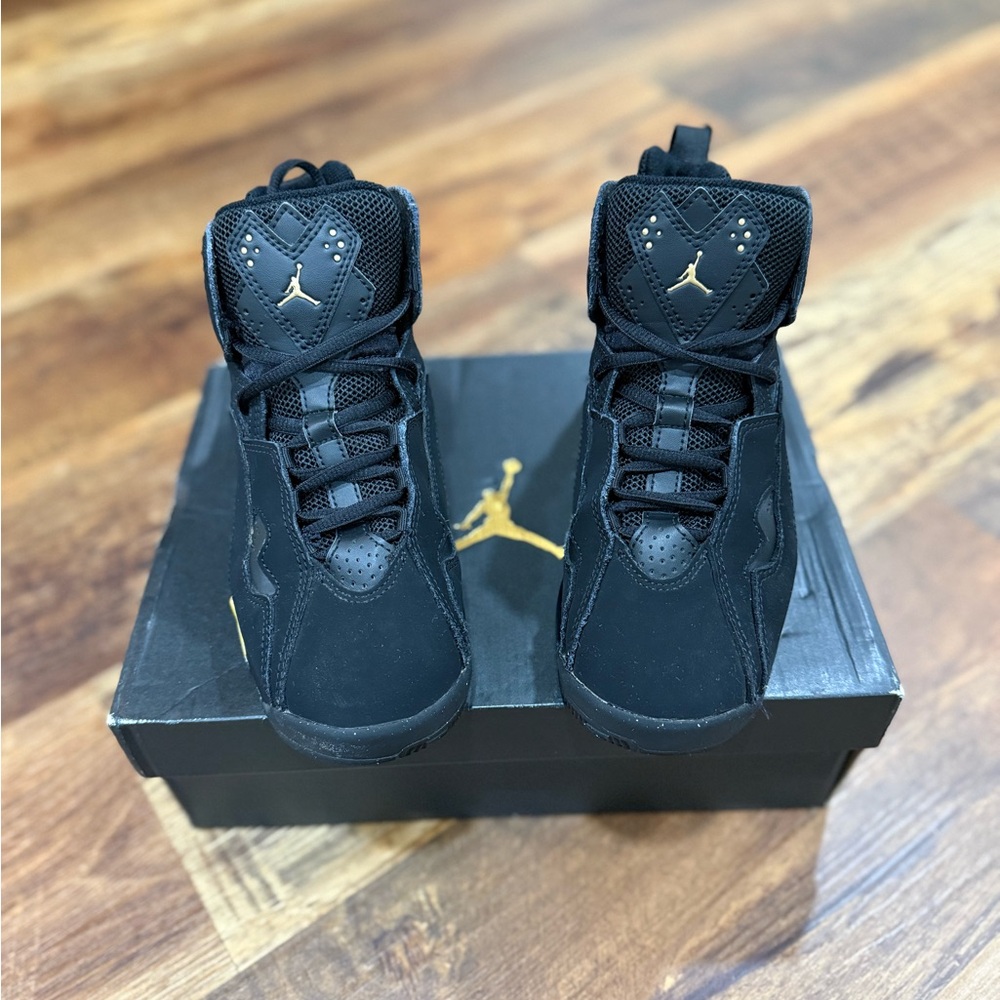 Nike Air Jordan | True Flight - Picture 2 of 8